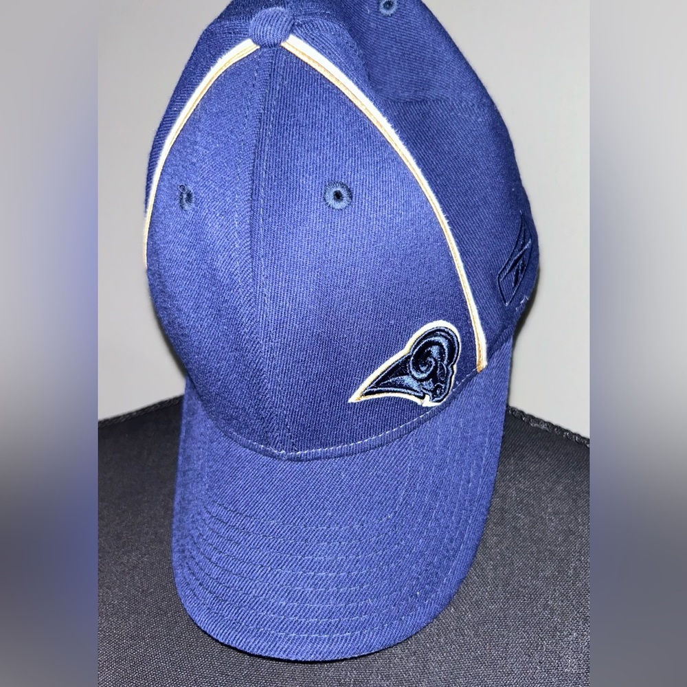 Vintage NFL St Louis Rams Reebok OSFA fitted hat